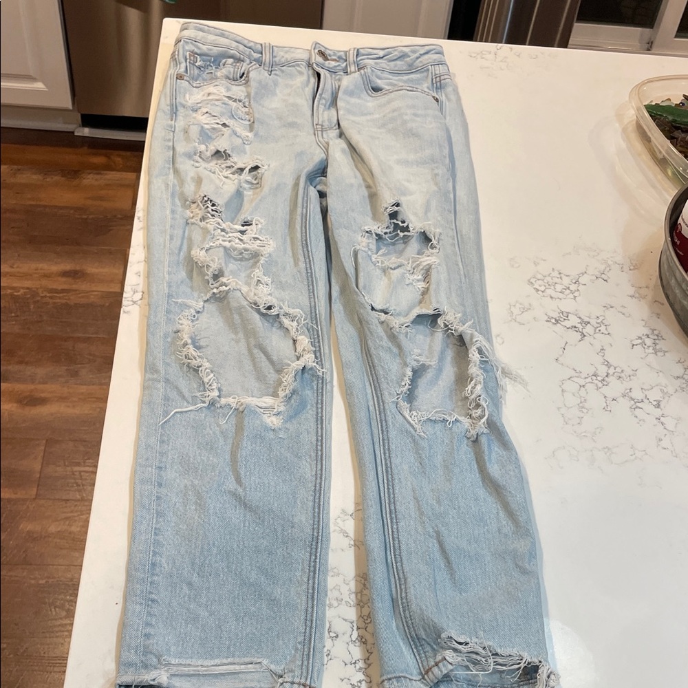 American Eagle Light Wash Distressed Women’s Jeans - Casual Ripped Denim